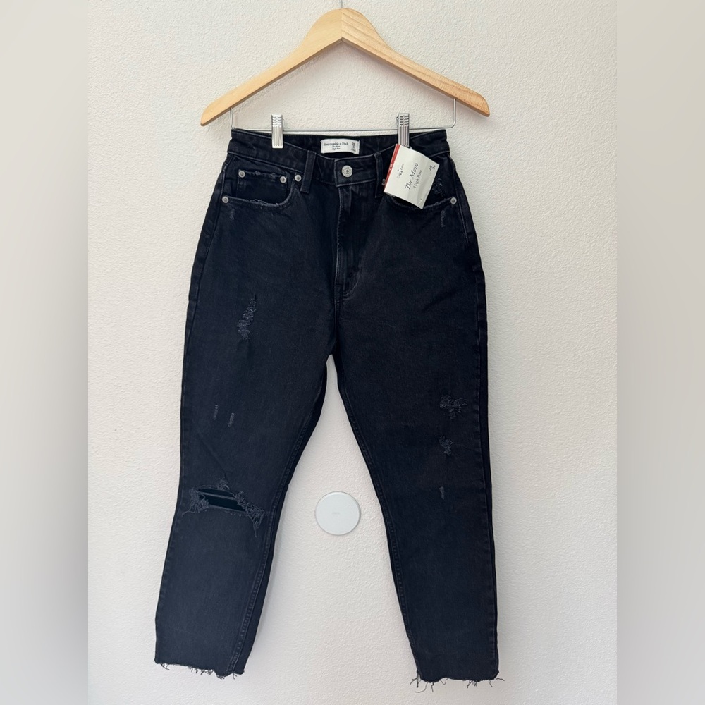 NWT Abercrombie & Fitch The Mom Jeans - Black distressed curve love size 26 R
